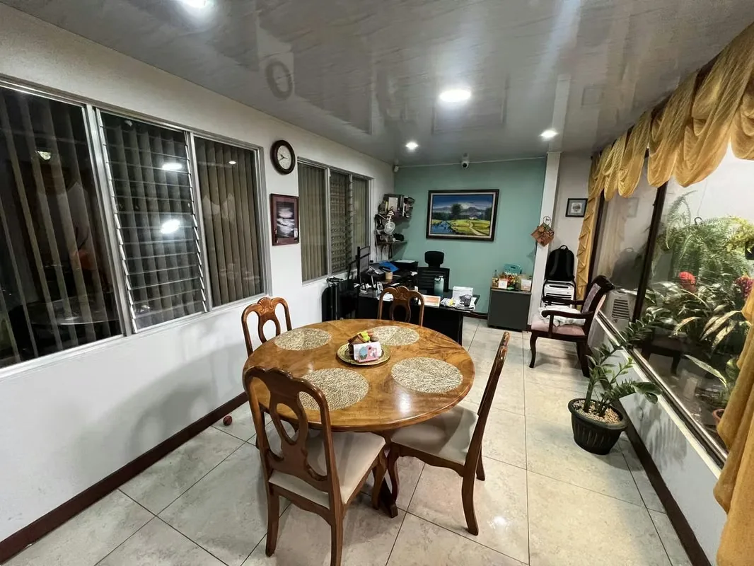 Remodeled Home for Sale in Palmares | 2 Bedrooms, Smart Technology and Premium Wood Finishes — photo 2