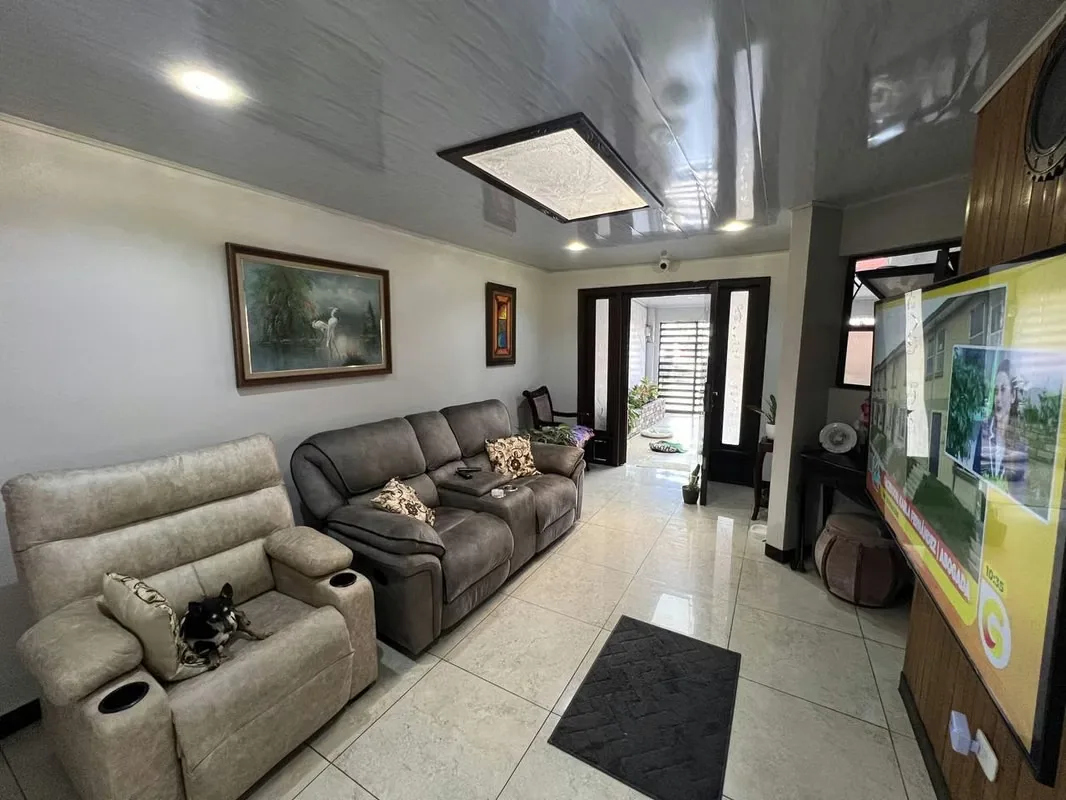 Remodeled Home for Sale in Palmares | 2 Bedrooms, Smart Technology and Premium Wood Finishes — photo 5