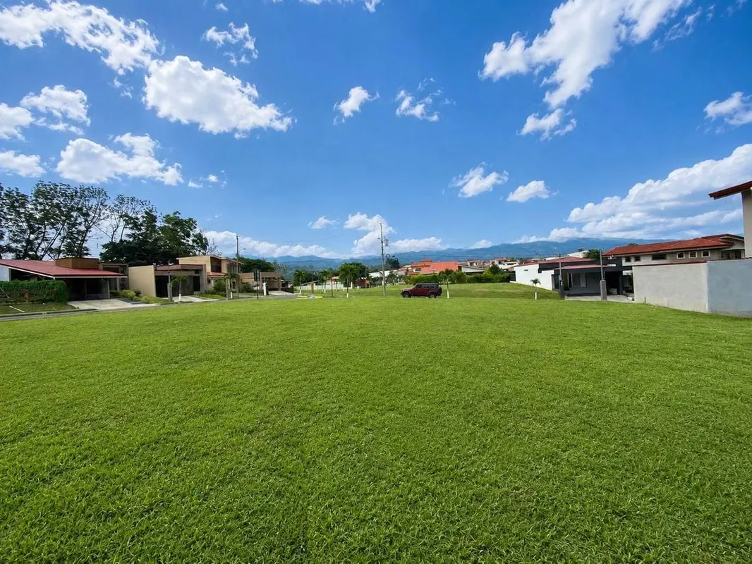 Lote Plano en Venta en Condominio Las Calas, Grecia | 300 m² para Construir