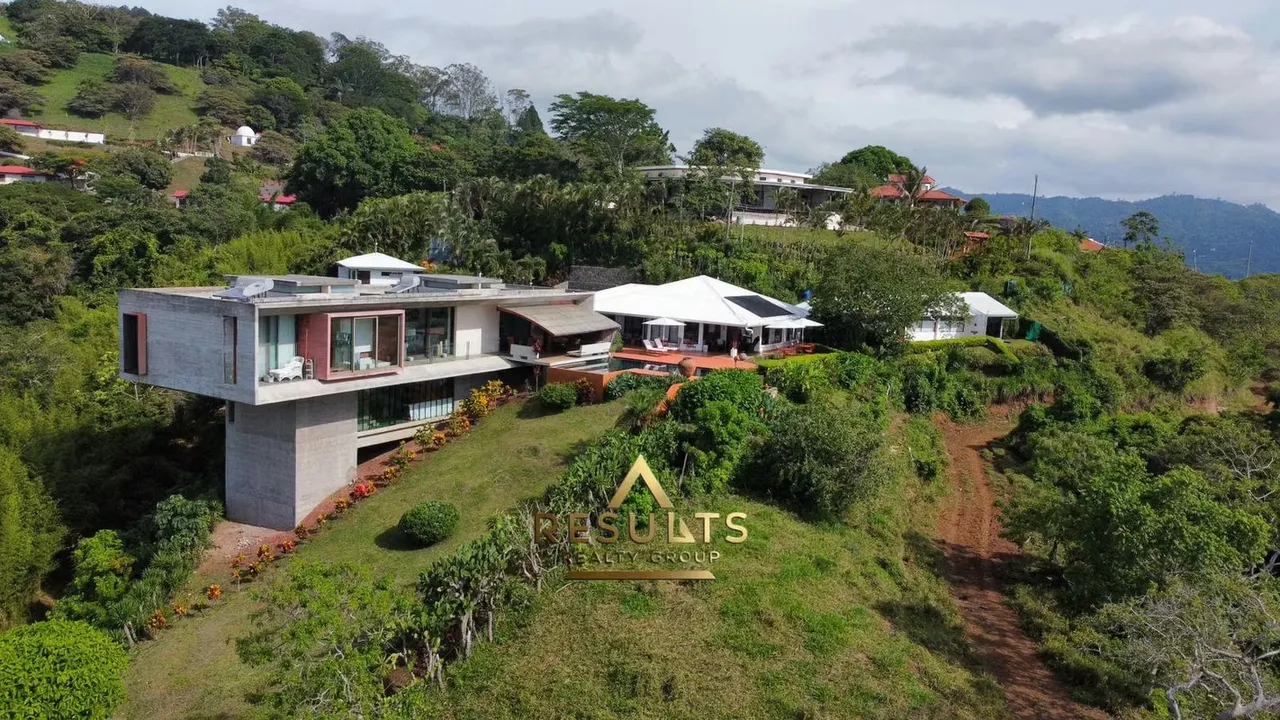 DO YOU WANT A UNIQUE LUXURY ESTATE that your friends ENVY?