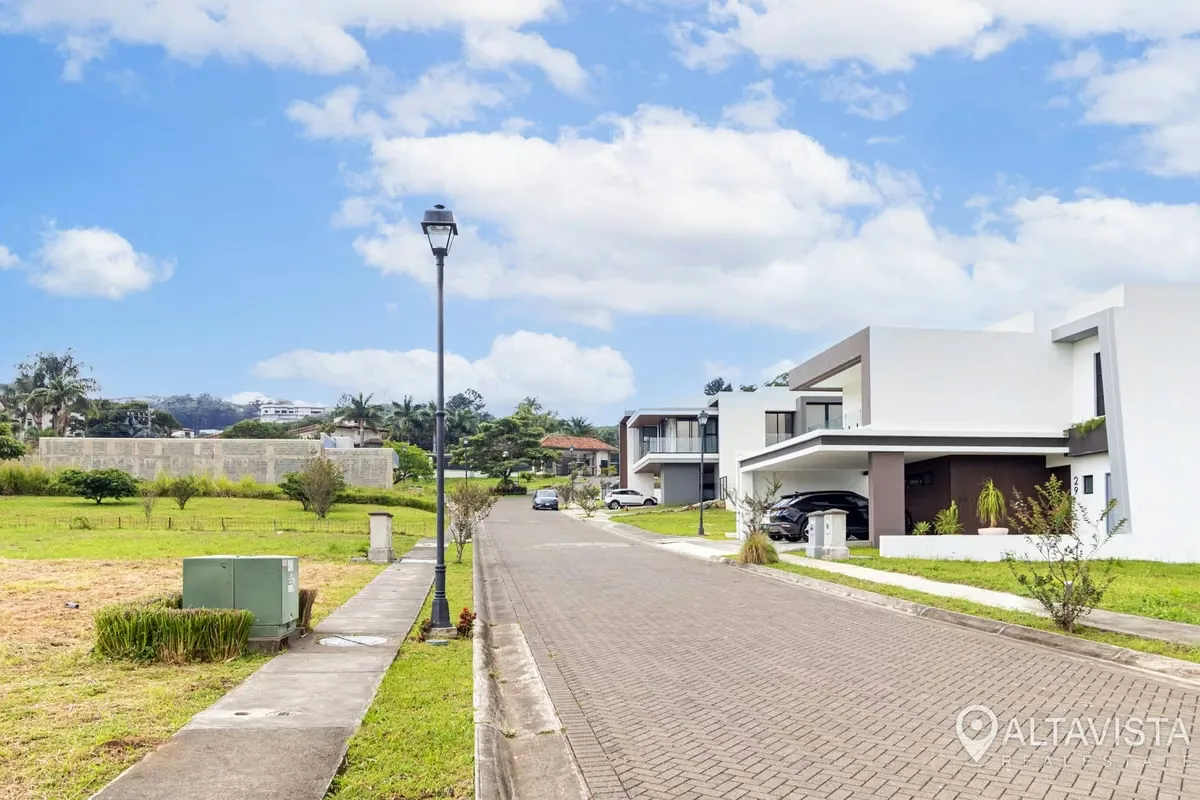 Lote en venta en Condominio Estancias de Guachipelín