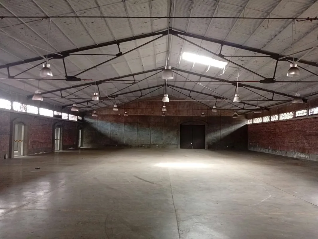 Warehouse for rent with offices and ample parking space in Goicoechea — photo 3
