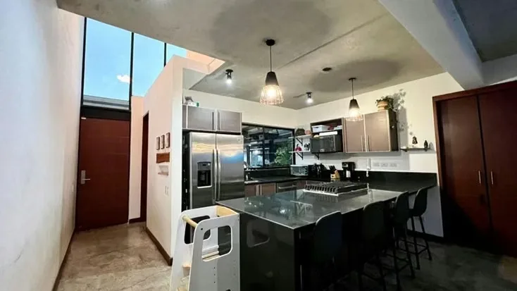 Condominio de 5 townhouses construido en el año 2011, diseñado por el arquitecto Manfred Barbosa de DaLab y construido por AEISA. Es un lote de 267m2 dentro de una propiedad de 1,800 ...