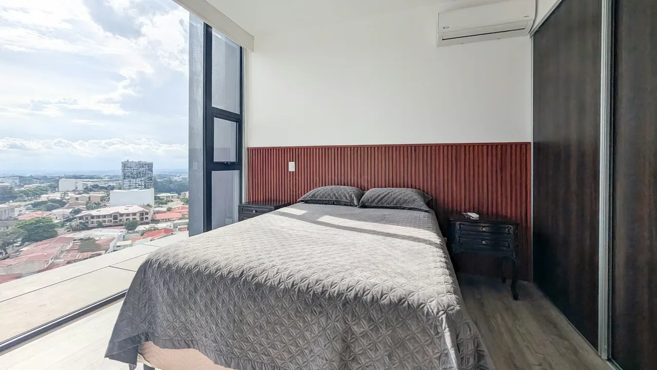 1-bedroom apartment in Torre Rohrmoser, just 1 block from Atardecer Stadium. Enjoy access to a fitness center, coworking space, and a rooftop with breathtaking views.