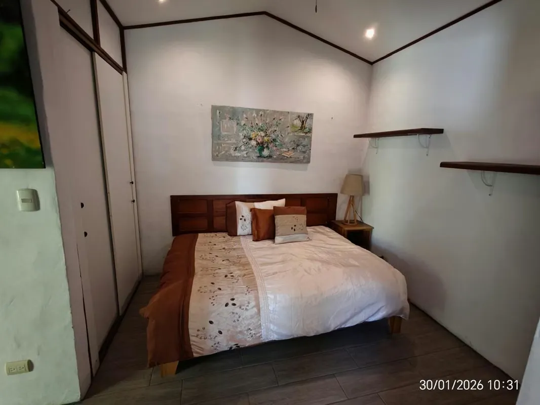 Apartamento tipo loft amoblado + servicios – Santa Ana Centro 375.000