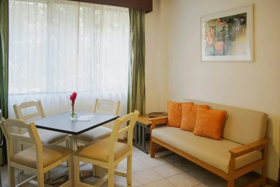 Comfortable and functional fully furnished apartment, ideal for those seeking a move-in ready space with an excellent layout and finishes.