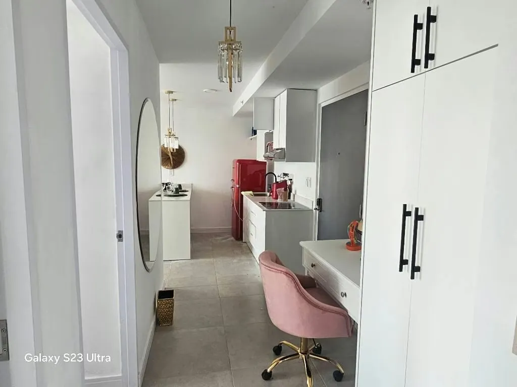 Hermoso apartamento de 2 habitaciones, 1 baño, 1 parqueo, amueblado, excelentes amenidades, Gym, piscina, salón multiuso, jacuzzi, seguridad 24/7