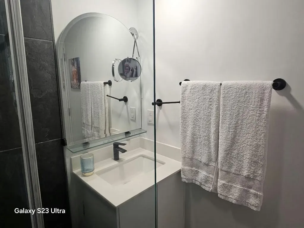 Hermoso apartamento de 2 habitaciones, 1 baño, 1 parqueo, amueblado, excelentes amenidades, Gym, piscina, salón multiuso, jacuzzi, seguridad 24/7 — photo 5