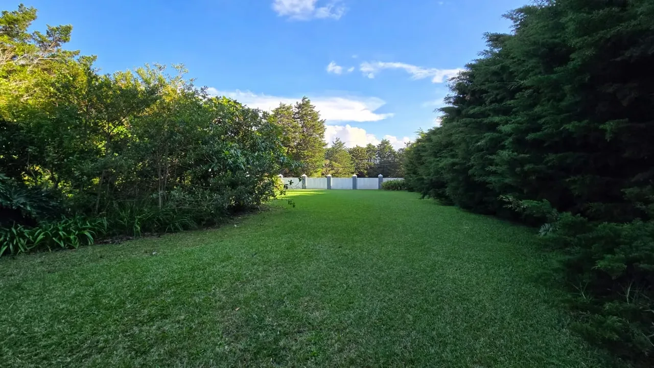 Spacious property for sale in Residencial El Castillo, Heredia. 3905 m2 lot. Luxury location in a high-value residential area. Currently, the property has a house under construction ...