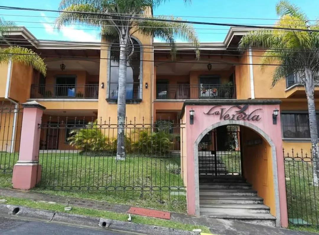 Alquiler de Apartamento en Pinares Condominio La Vereda