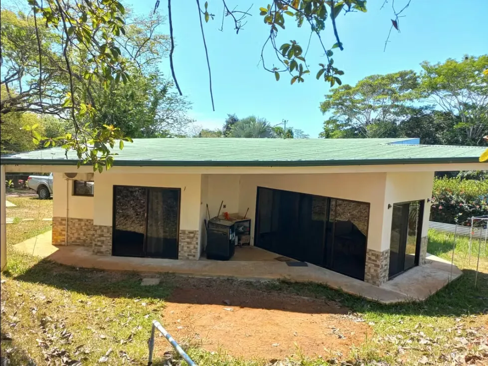 VENTA DE CASA DE PLAYA CON PROPIEDAD GRANDE, ESTERILLOS 4208 (GC)