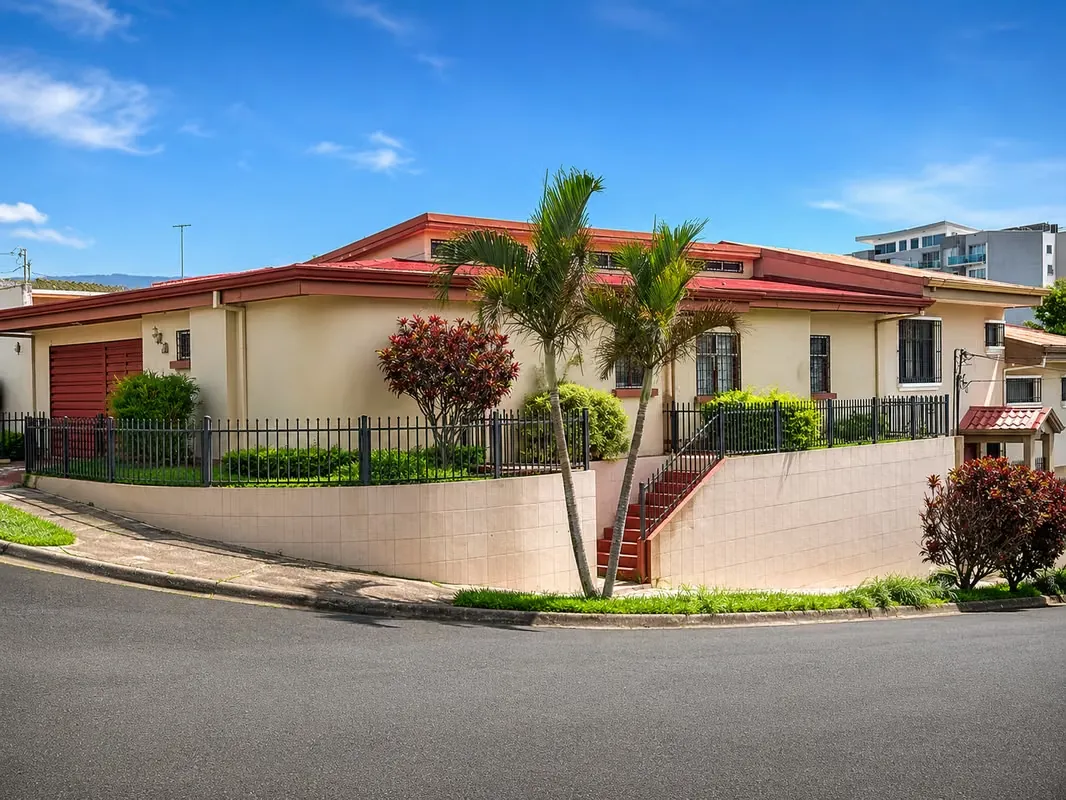  Venta de Casa Esquinera en Venta | Barrio Geroma, San José
