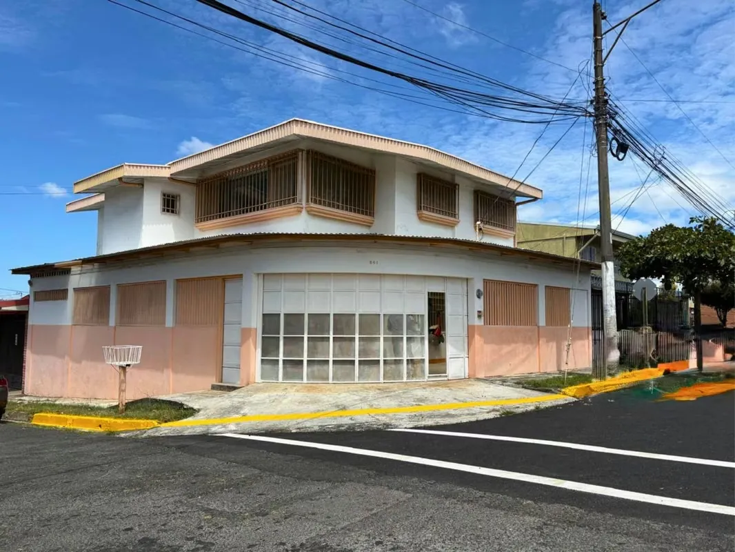Casa en Venta en La Uruca | Ubicación Estratégica Cerca del Hospital México