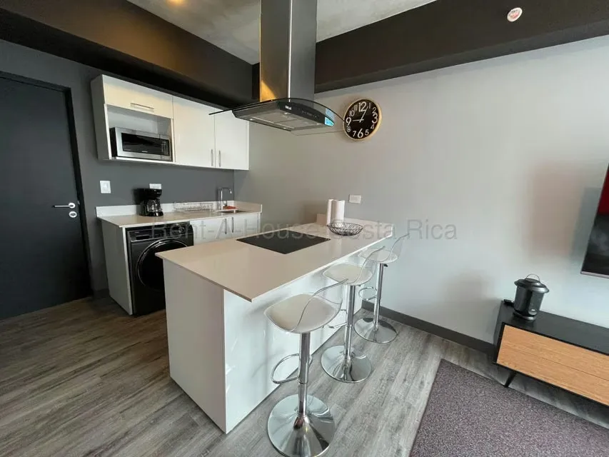 Alquiler de Apartamento Amueblado en Secret Sabana. 26-2128