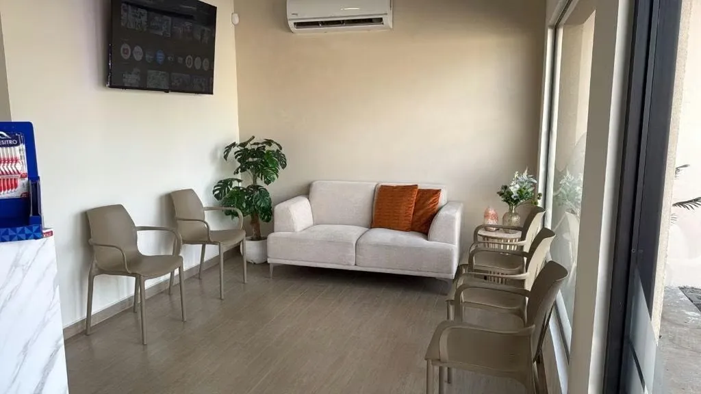 ¿Busca un espacio moderno y listo para iniciar su práctica profesional? Esta es una excelente oportunidad. — photo 4