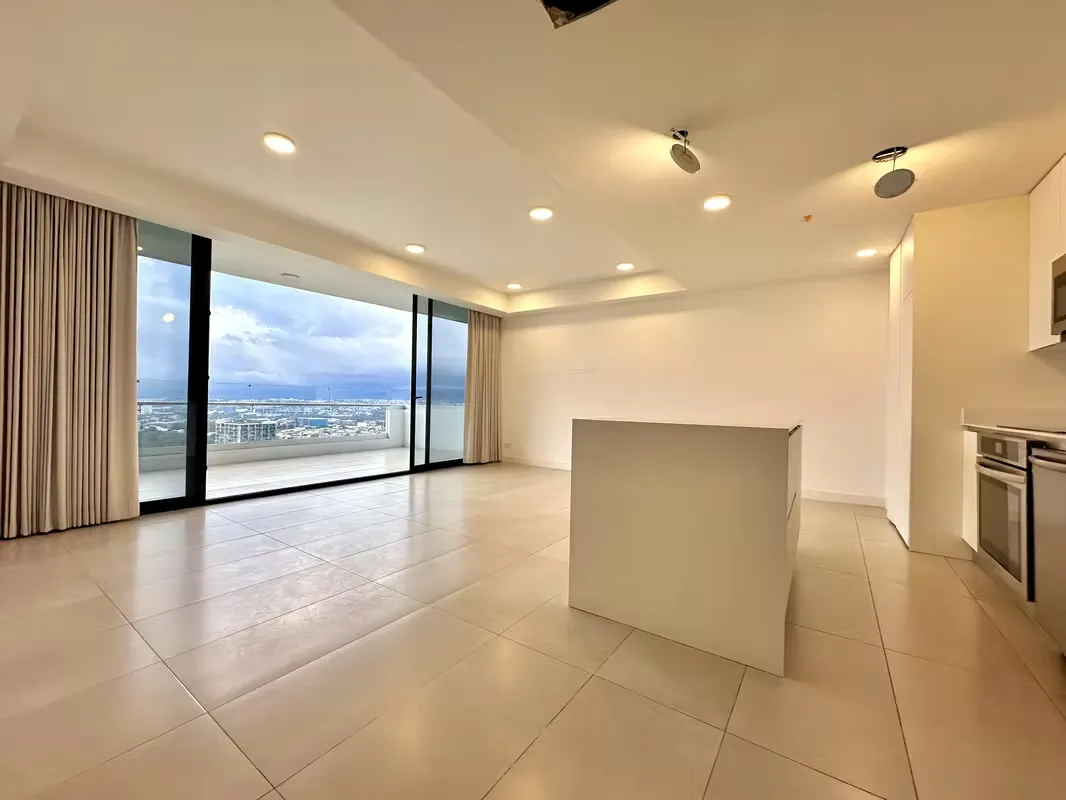 Amplio Apartamento en Alquiler en Rohrmoser – Vista Espectacular