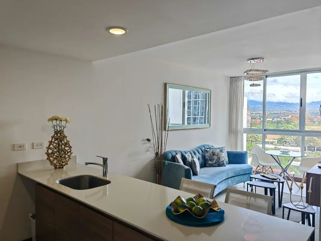 Descubra la comodidad de vivir en una de las zonas más prestigiosas y cotizadas de San José. — photo 3