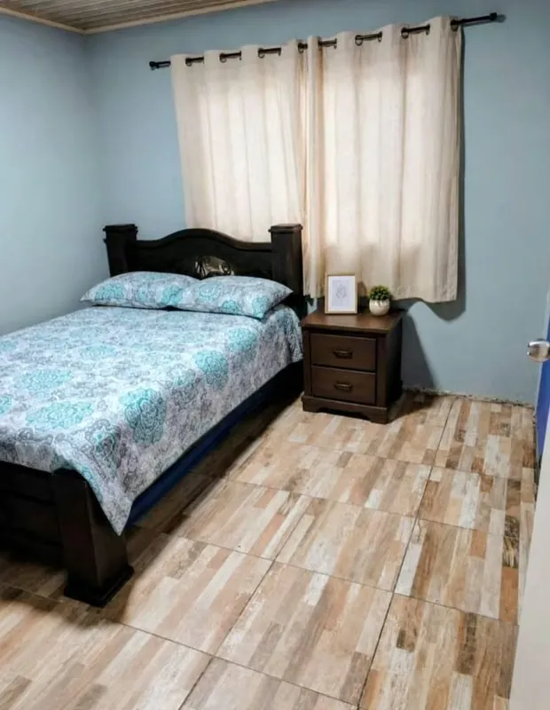 Venta de casa en Coronado, detrás de la iglesia