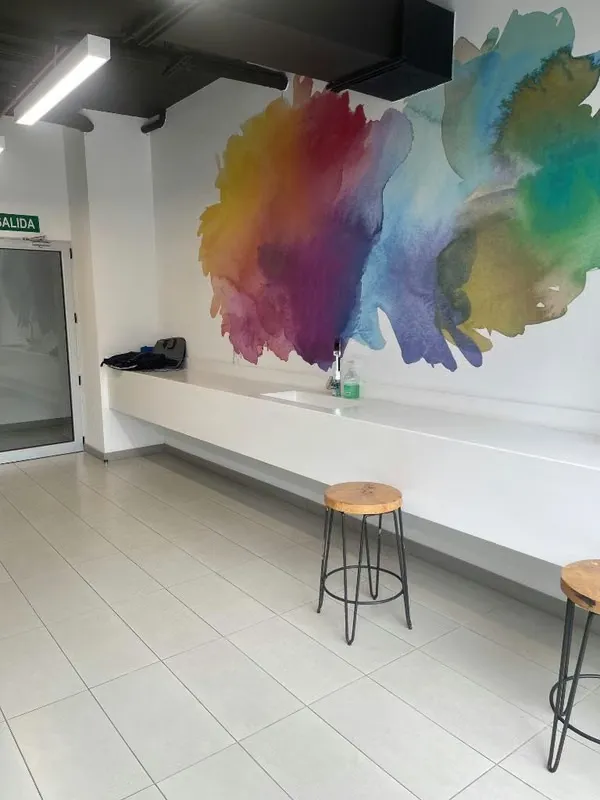 Excelente ubicación en Freses de Curridabat, detrás de Plaza Freses, cerca de Automercado, plazas de comercios restaurantes, universidades, centro médico, cerca de vía principal.