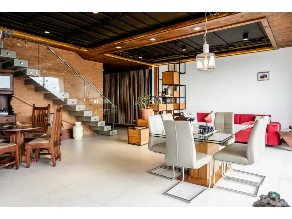 Penthouse ubicado en un proyecto ecoamigable, ubicado junto a una gran reserva en Escazú. Un lugar rodeado de naturaleza y con vistas increíbles que al mismo tiempo está muy cerca de ...