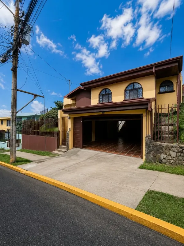 VENTA CASA MONTELIMAR GUADALUPE SAN JOSÉ