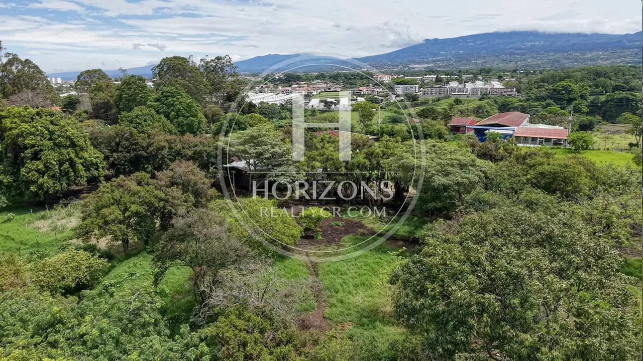 Terreno Para Desarrollo 3.31 Ha Hectáreas Potencial de Desarrollo Residencial Santo Domingo / Tibás de Heredia con Pozo Propio Situado entre Tibás y San Miguel , este terreno para ... — photo 4