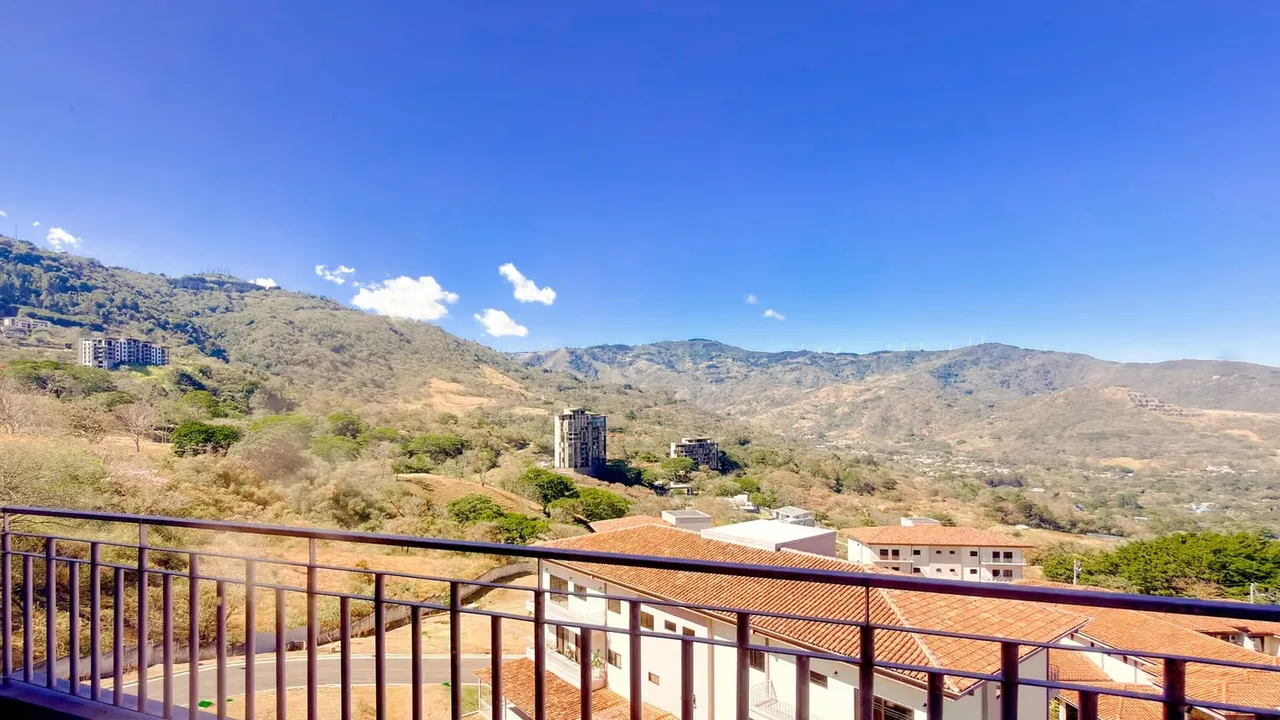 Contemporary Penthouse Surrounded by Nature with Spectacular Mountain Views