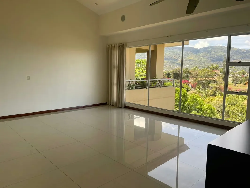Penthouse exclusivo en alquiler en Bello Horizonte, Escazú