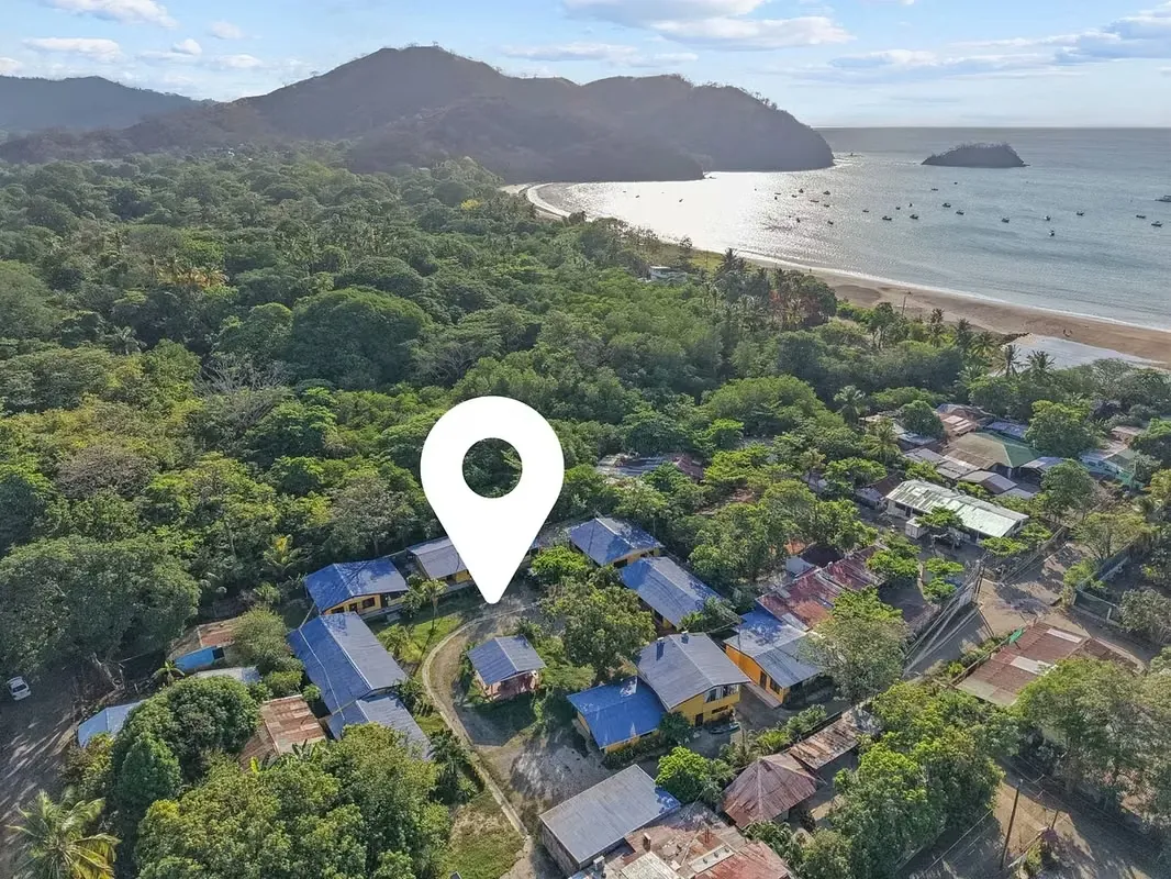 "Armonia es un complejo de apartamentos amueblados con 24 habitaciones y 15 banos, ubicado en el centro de Playas del Coco, Guanacaste, una de las comunidades de playa mas establecidas ...