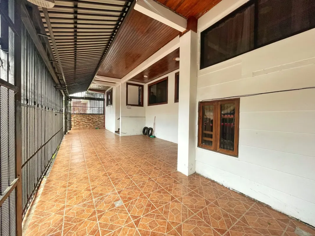 PROPIEDAD CON 5 APARTAMENTO EN VENTA - CURRIDABAT! P573