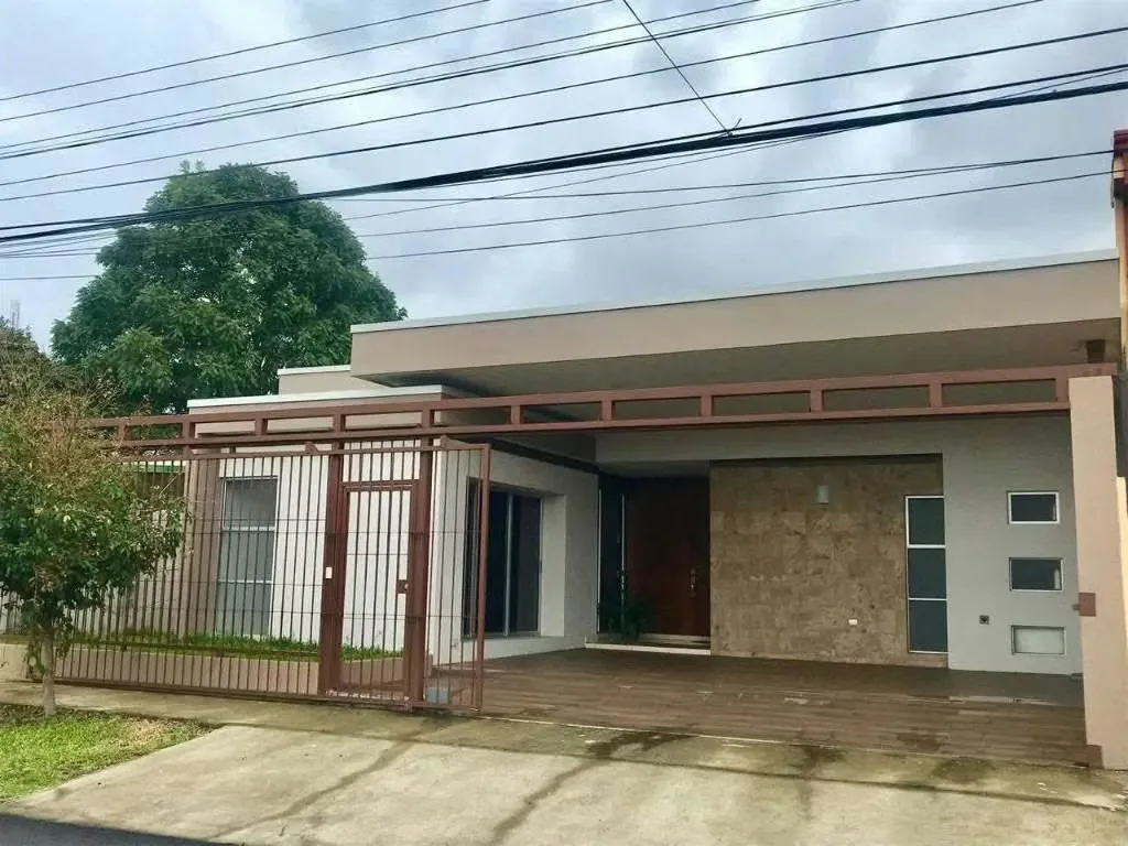 *Habitación principal con walk-in closet y baño completo muy ...