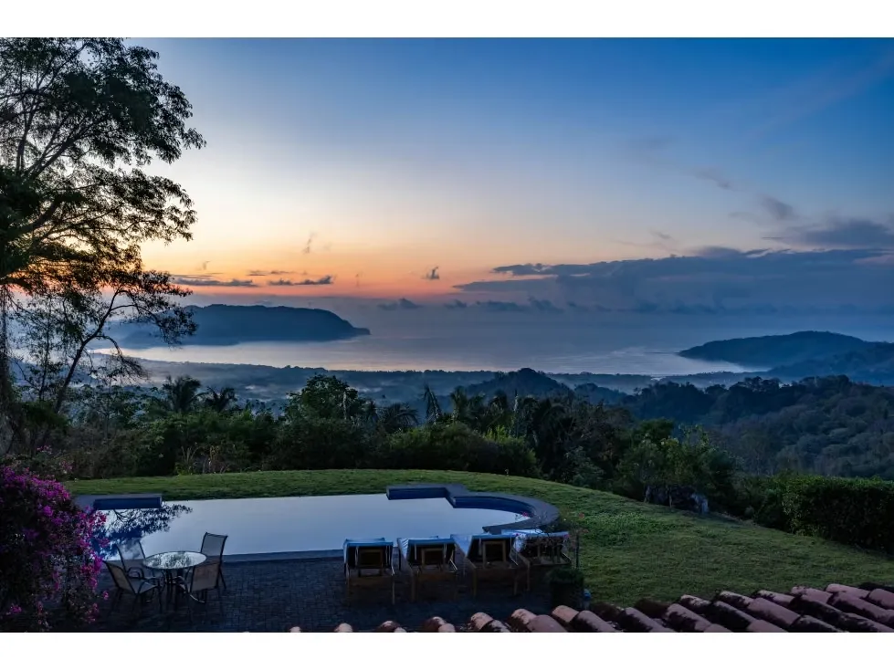 Perched high above the Pacific Ocean in the breathtaking Nicoya Peninsula, Tambor Hills is a remarkable luxury estate that ...