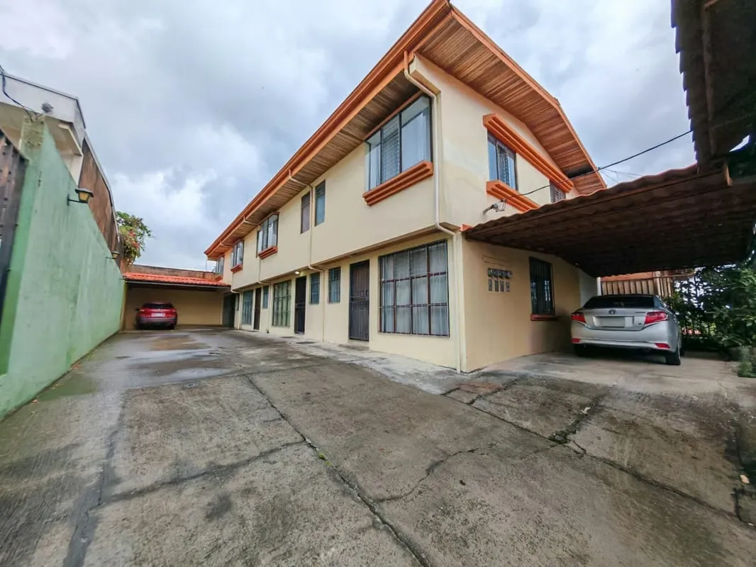 Venta de edificio con 4 apartamentos, rentabilidad del 7% en Montelimar, Goicoechea