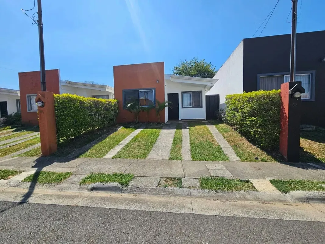 ermosa casa en alquiler, Condominio Málaga Ciruelas 2, Alajuela