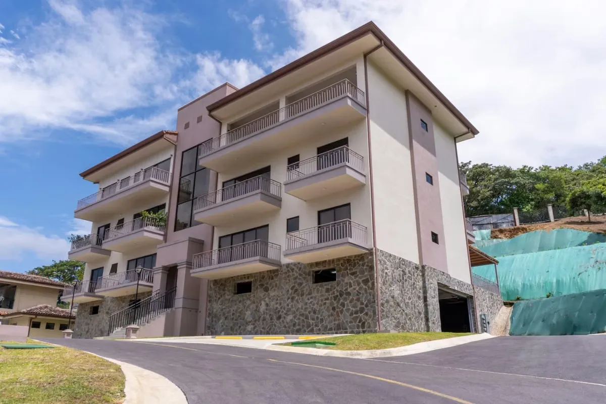Venta de apartamento en exlcusivo condominio en Santa Ana, Alto de las Palomas