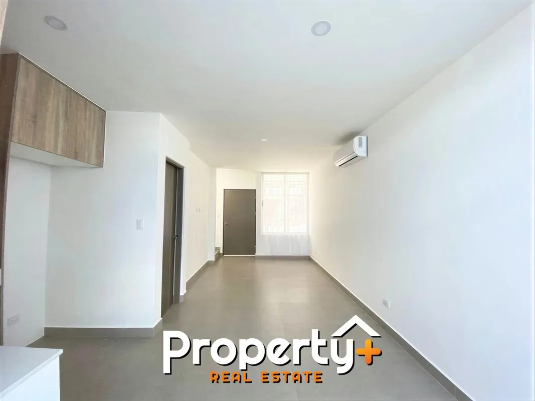 We offer a beautiful home in a contemporary condominium, located in one of the fastest-growing and most convenient areas of Río Oro. An ideal home for ...