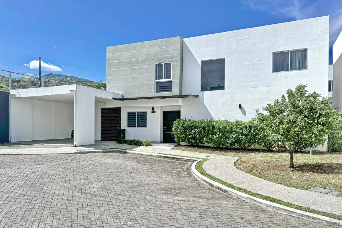 Welcome to Casa Piamonte Breezes nestled in Brasil de Mora, on the border of Santa Ana. Brasil de Mora, known as “San Jose’s Hidden Paradise of Toucans and Monkeys”, Casa ...