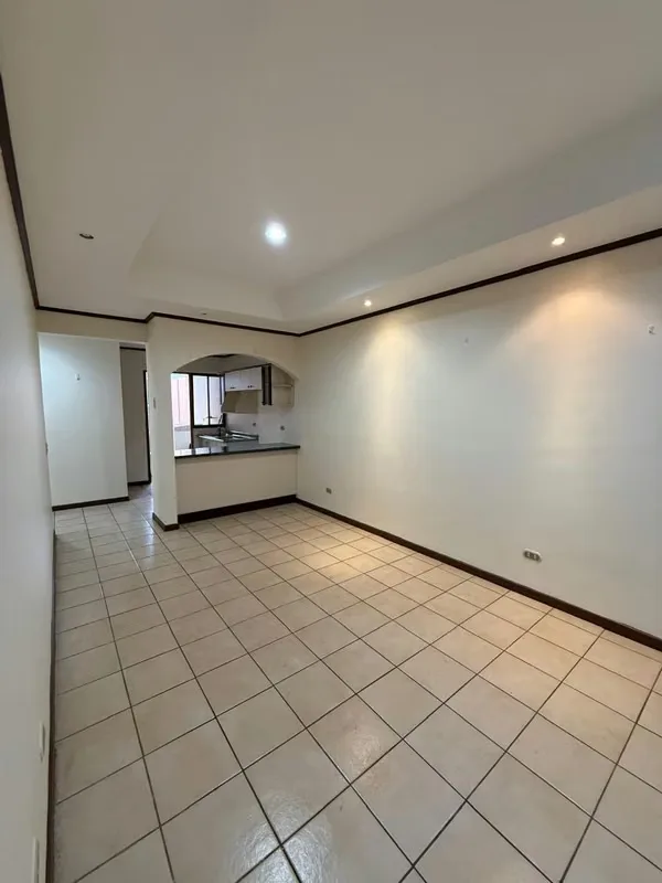 Casa en alquiler en residencial Heredia