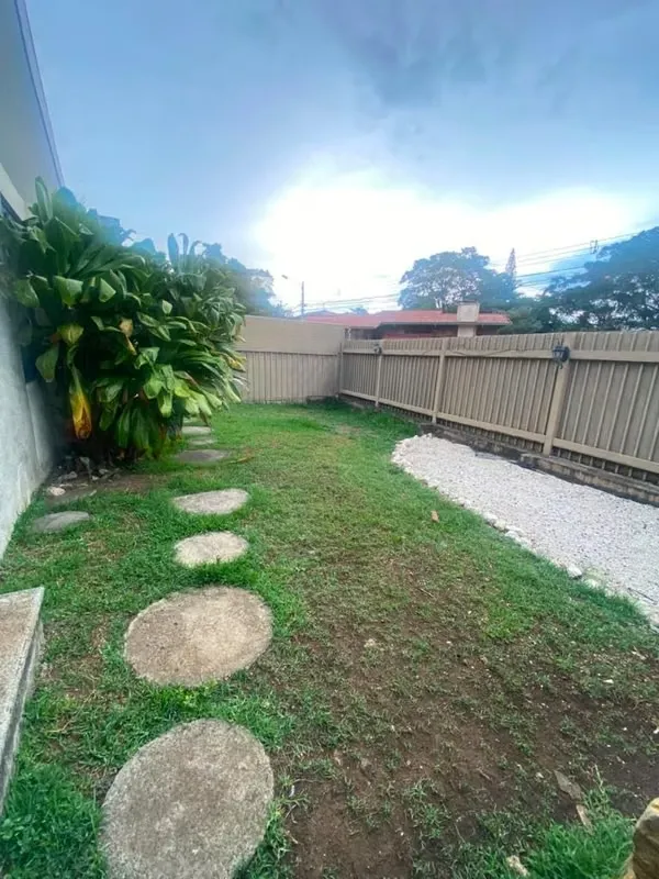 Casa en San Rafael de Heredia — a 5 min del Paseo de las Flores