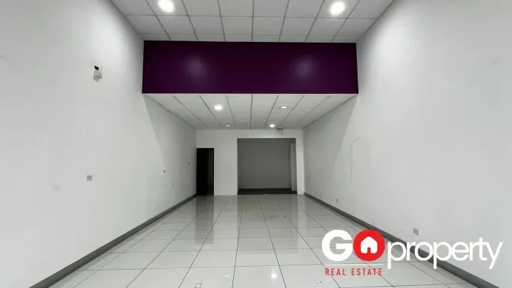 Locales Comerciales en Momentum Pinares | Comercial + Restaurante y Consultorio