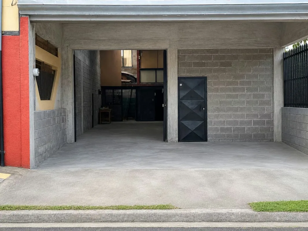 Local comercial ubicado en Santa Lucía de Barva de Heredia, especial para minisúper, cuenta con todos los servicios, ubicado frente a calle pública y con una gran exposición ... — photo 3