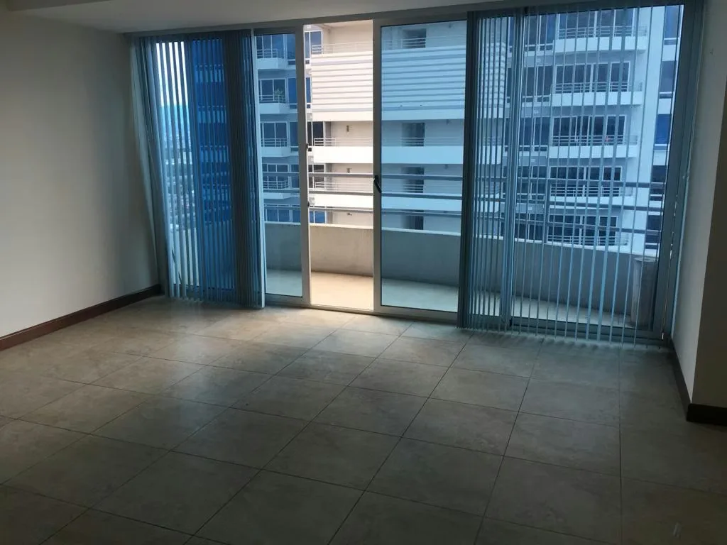 Welcome to your new dream home on Paseo Colón! This apartment will be available from January 16 and offers a luxury lifestyle in a building with 24-hour ...