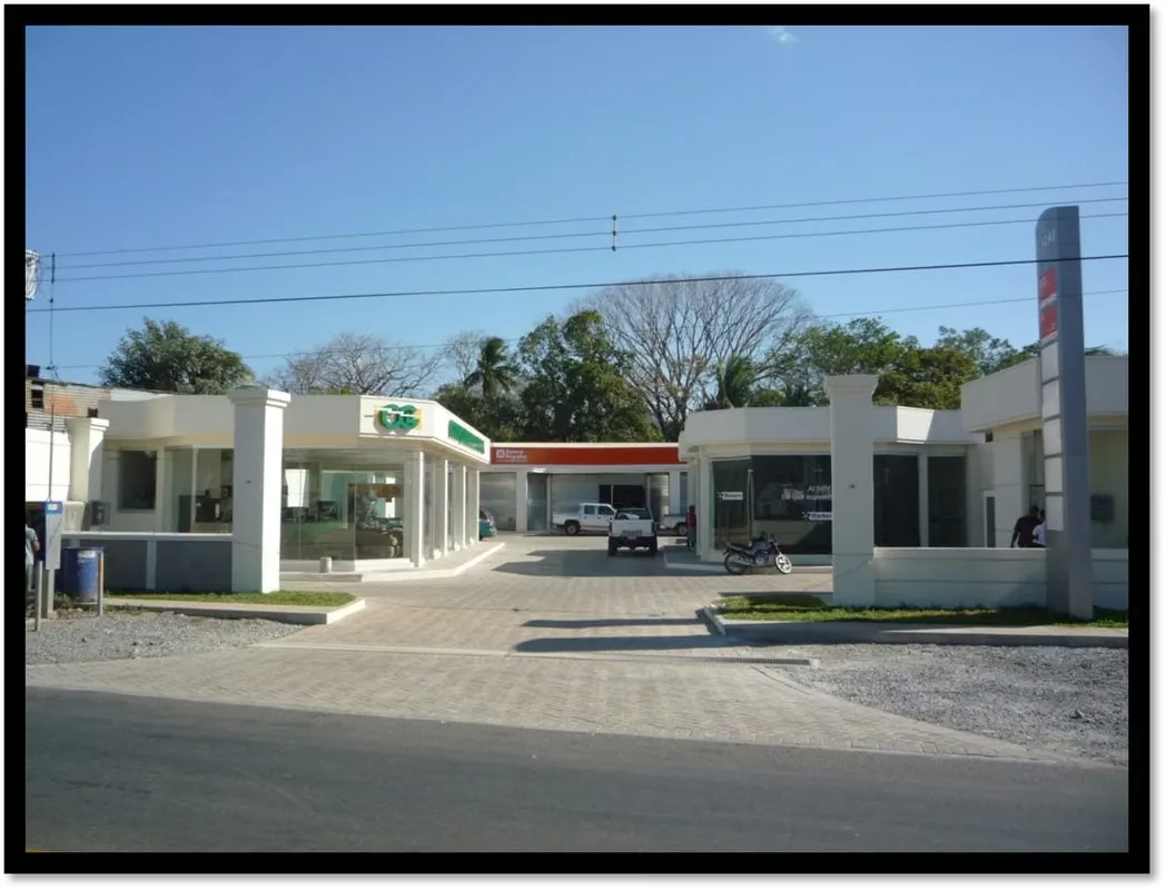 Se alquila local comercial de 15 m² (3 x 5 m) ubicado dentro de Plaza Huacas, Guanacaste. — photo 2