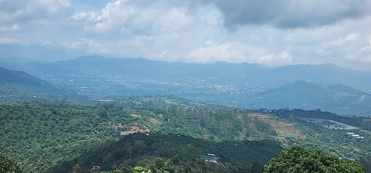 Beautiful lot located in Cañuela de Naranjo, a privileged area known for its cool climate, rural surroundings, and spectacular panoramic views. With a size of 1,305 m² (14,047 ft²), ...
