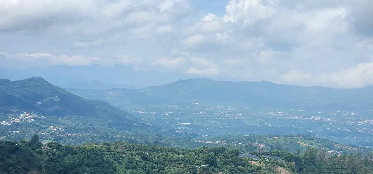Beautiful lot located in Cañuela de Naranjo, a privileged area known for its cool climate, rural surroundings, and spectacular panoramic views. With a size of 1,305 m² (14,047 ft²), ... — photo 5