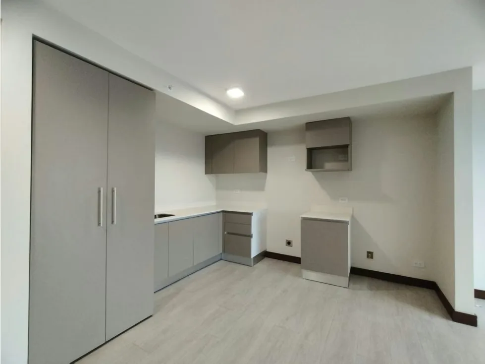 Descubre este moderno apartamento de una habitación con walk-in closet, parqueo y bodega. Con vista al oeste. — photo 4