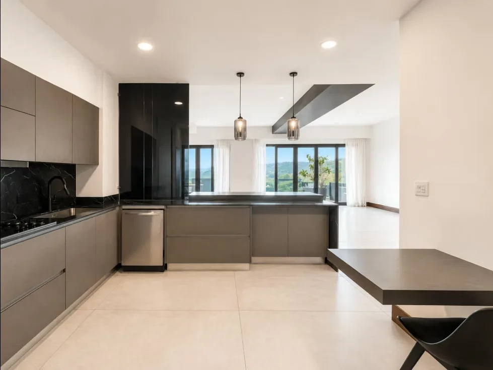 ¡Viva con estilo y comodidad en este apartamento de lujo con acabados italianos en un condominio exclusivo! — photo 4