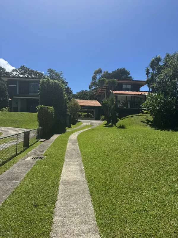 House for sale with panoramic view and large garden, in exclusive community