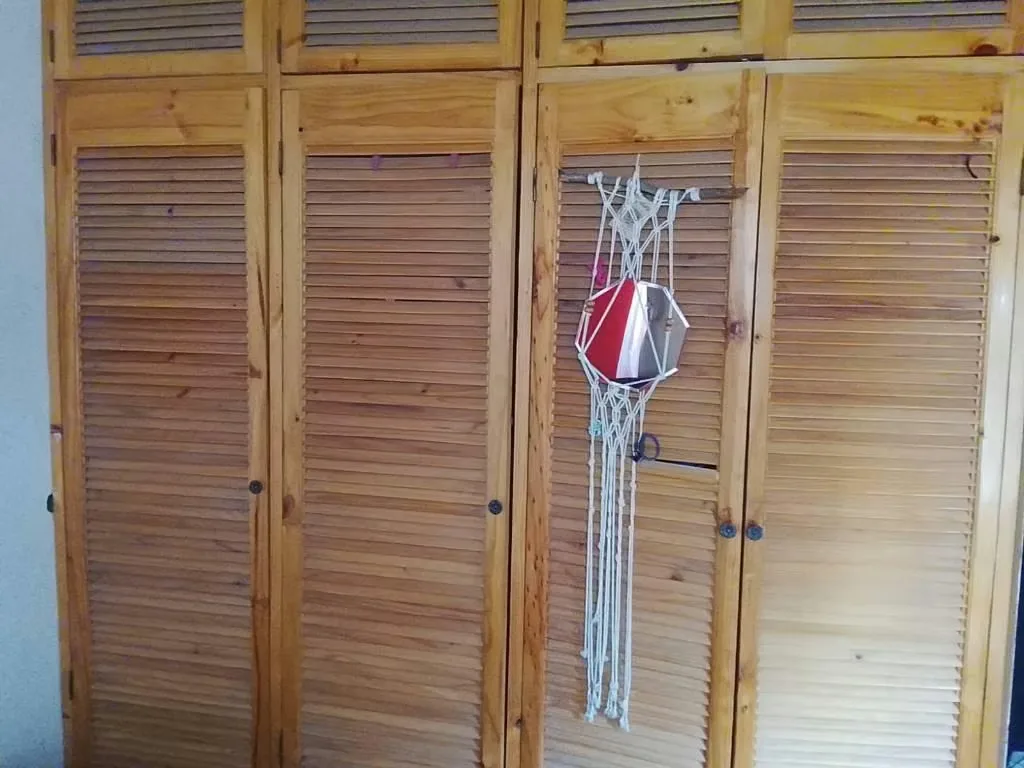 Casa compartida, amueblado, con todos los servicios, por pali de Santa Lucia, Barva. Baño privado 150 mil, y sin baño privado 125 mil. Zona segura. Info