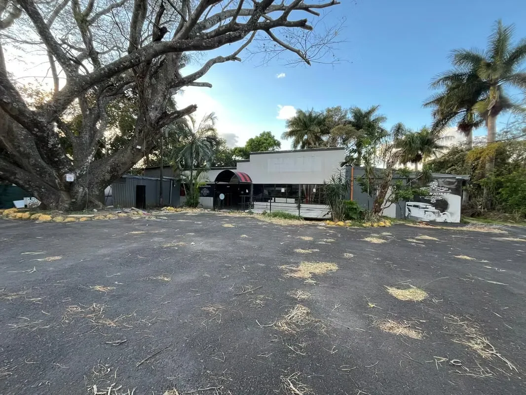Lot for rent on the main avenue of Piedades